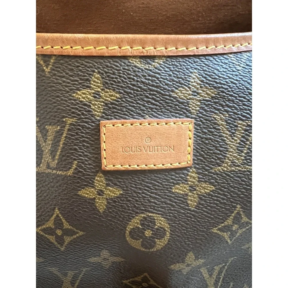 Louis Vuitton Saumur 30 Monogram Canvas Crossbody Messenger Bag AR1900 France‎